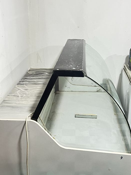 Ветрина холеднлмк сотилади