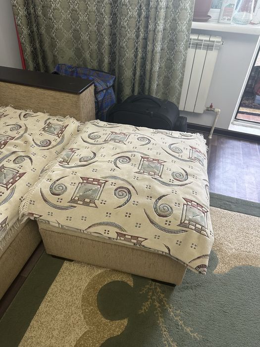диван с пуфиками