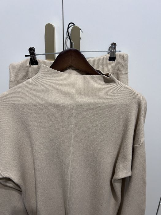 Теплый трикотажный костюм