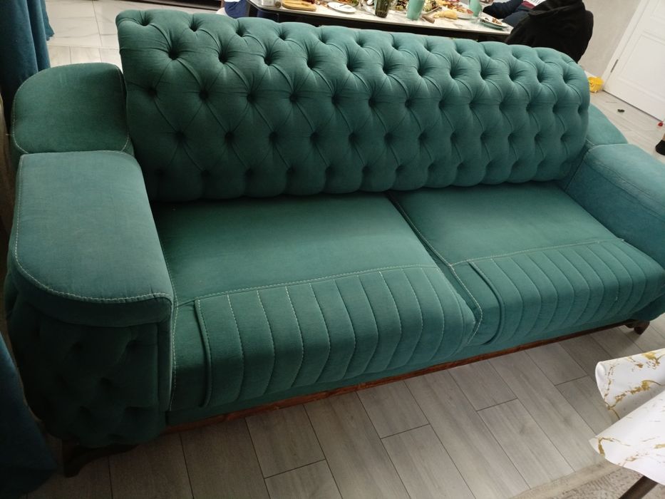 Продается диван и 2 кресла