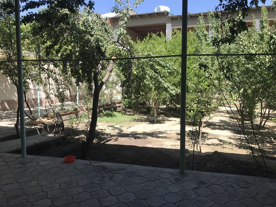 Дом на земле 8 соток Уй Ховли участка квартира.