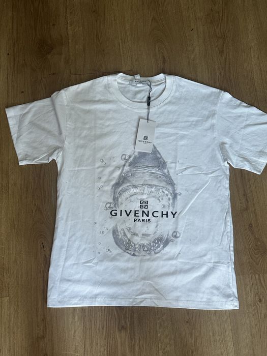 Тениска GIVENCHY paris