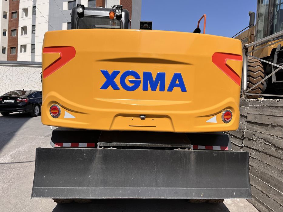 XGMA Колёсный экскаватор XG8155W