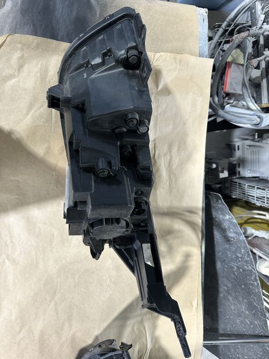 Kia Stonic Stonac Л и Д фар