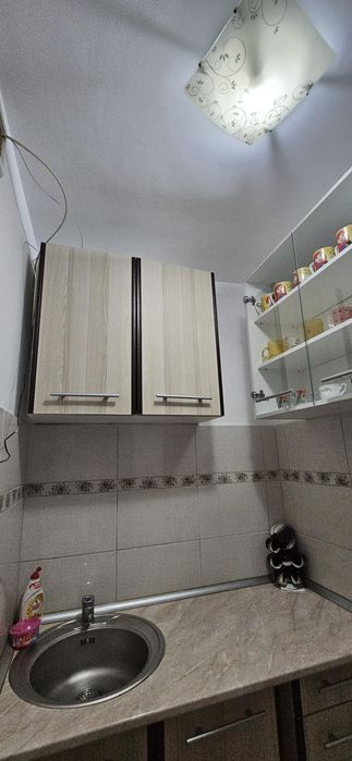 Vand garsoniera Baile Herculane zona centrala