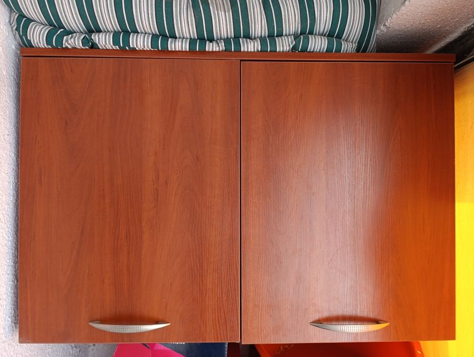 Продам навесные шкафы б/у