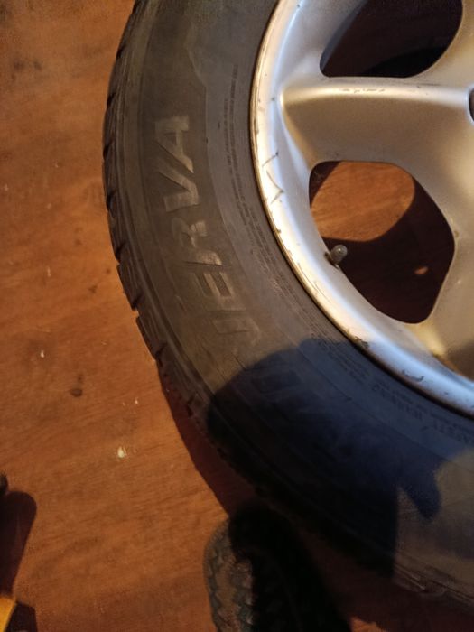 Продам зимнюю резину