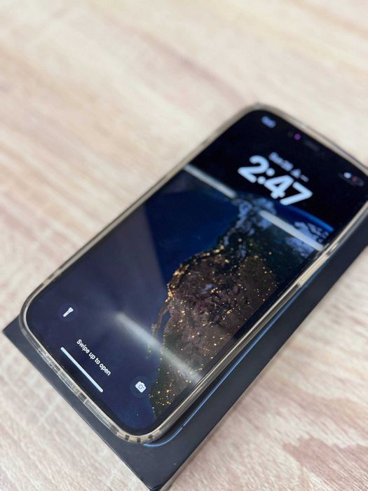 Iphone 12 Pro Max с коробкой, куплен в Канаде