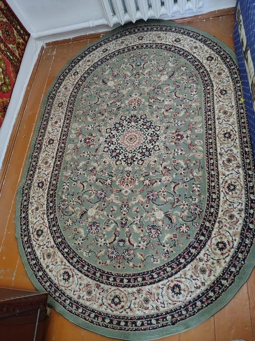 Продам флягу, казан, ковры