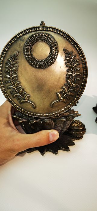 Два статуетки на индийски богини