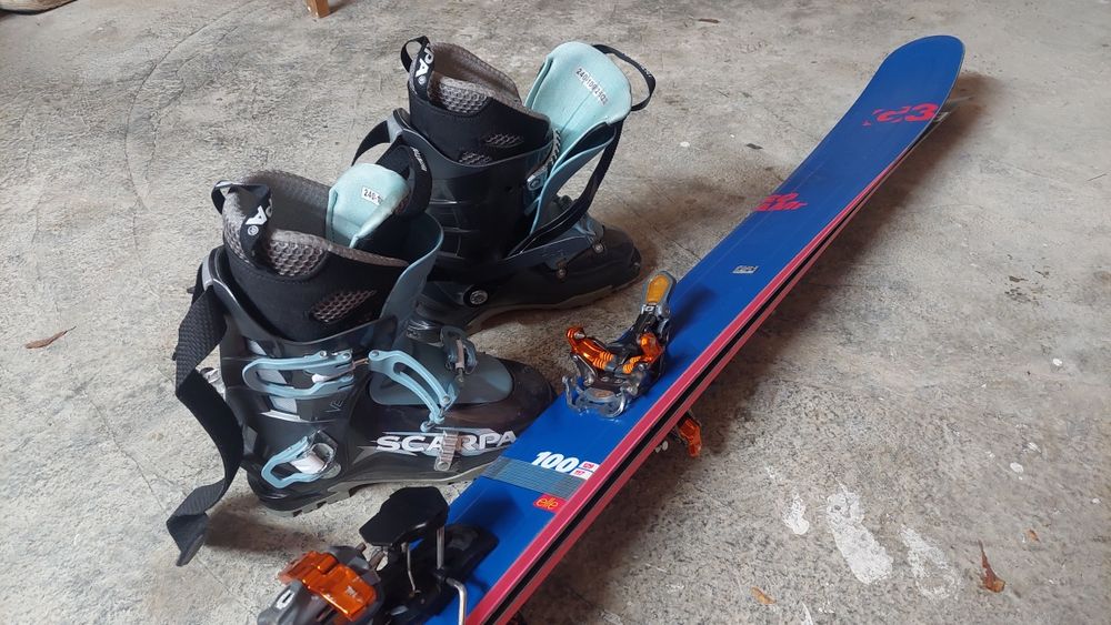 Продавам  дамски туринг ски G3