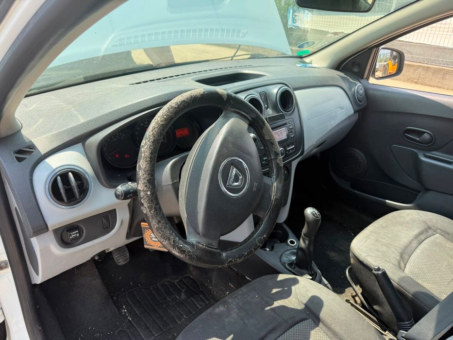 Dezmembrez Dacia sandero 2 alba 2013 1.2 benzina D4F732 volan stanga