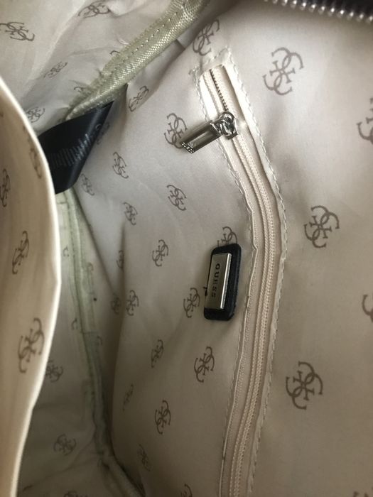 Продаётся барсетка GUESS оригинал