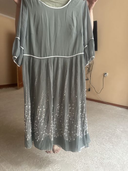 Платье                .