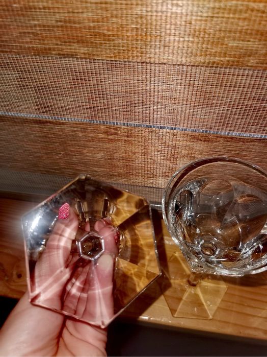 Чаши кристални за вино ракия прозрачни тежки масивни красиви 2 бр.