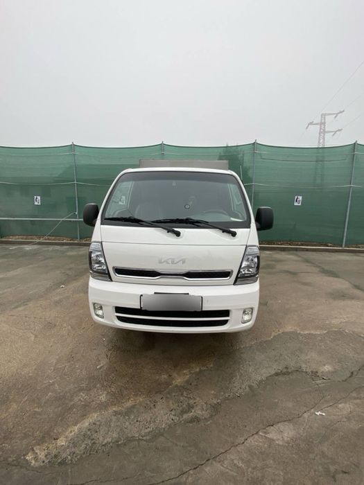 Kia bongo doble kabina 2023 yil tozza