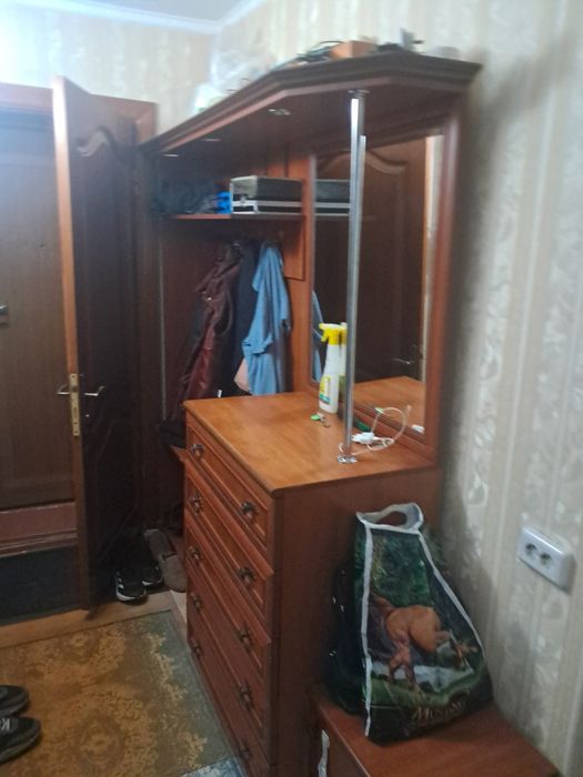 Продам прихожка район цемпос самовывоз