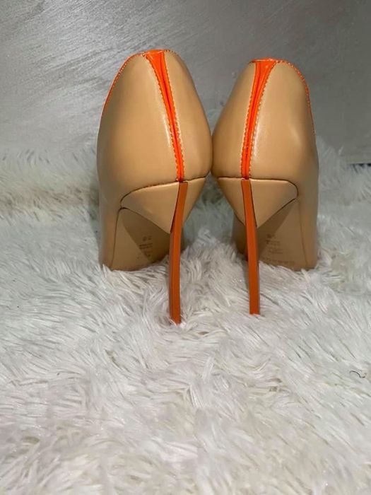 1Обувки на висок ток Casadei , 2сандали с ток.