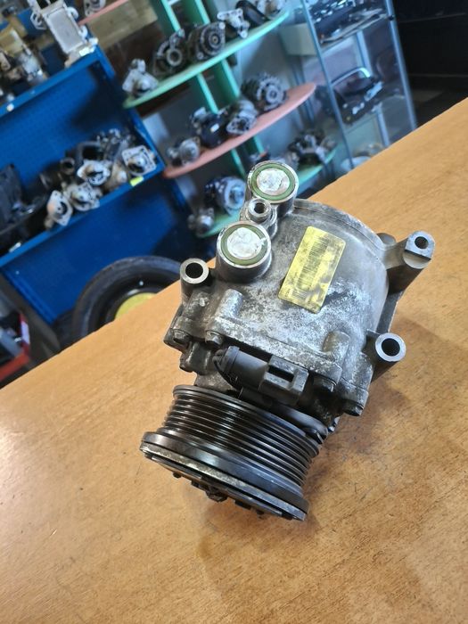 Compresor aer condiționat Ford Fiesta Mk6 1.25i  1.5 1.6 tdci