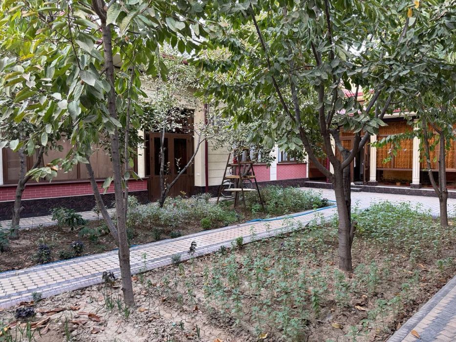 Яшнабад ул Чинор 6 соток 2х этажный евро дом узб стиле