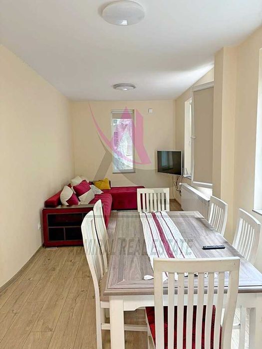 Дава се под наем Тристаен апартамент в Варна, ВИНС - 80 кв.м за 716 € - Снимка #1