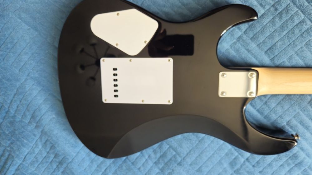 Yamaha Pacifica 112v (Black)