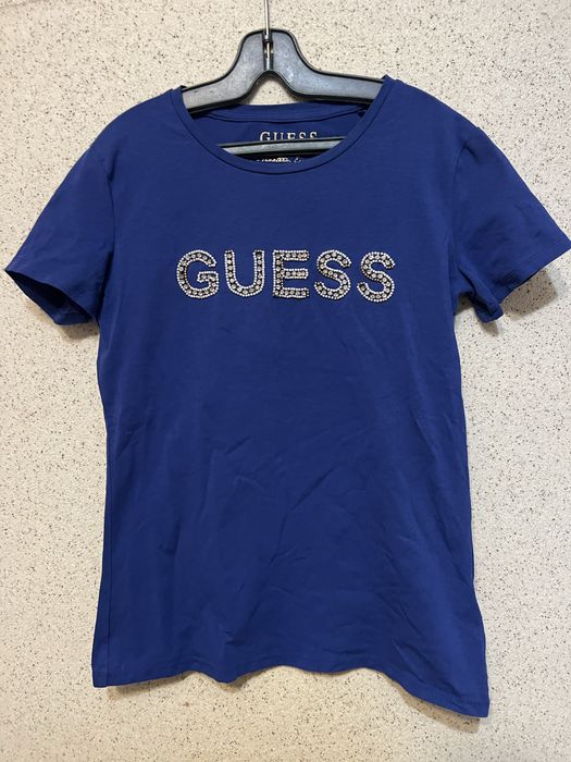 Тениски на Guess
