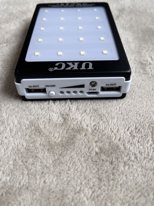 Incarcator solar multiple dispozitive