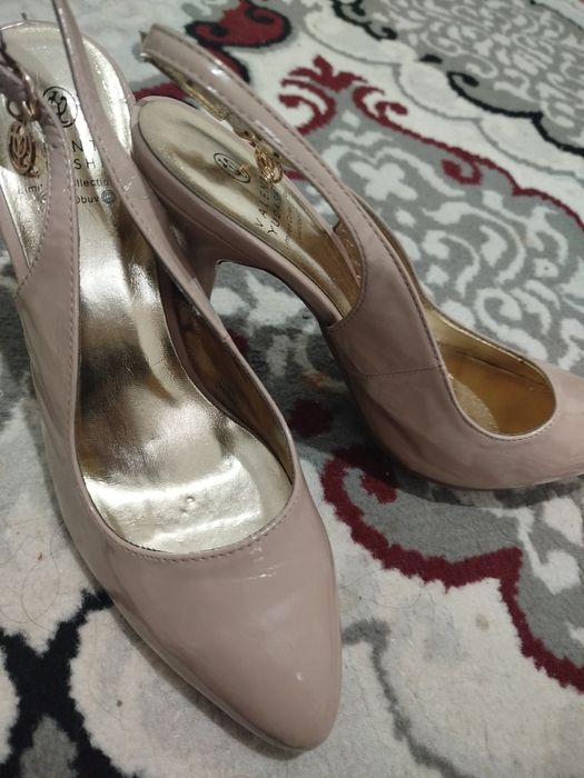 Шикарные женские туфли с каблуками 38 размер