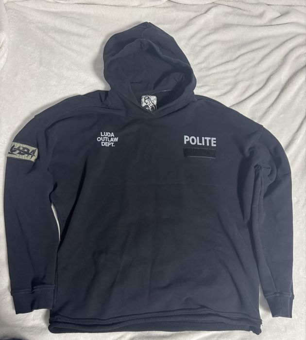 Luda Polite суичър