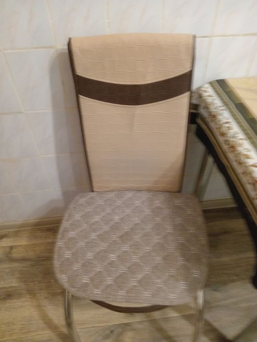 Стулья кожзаменитель