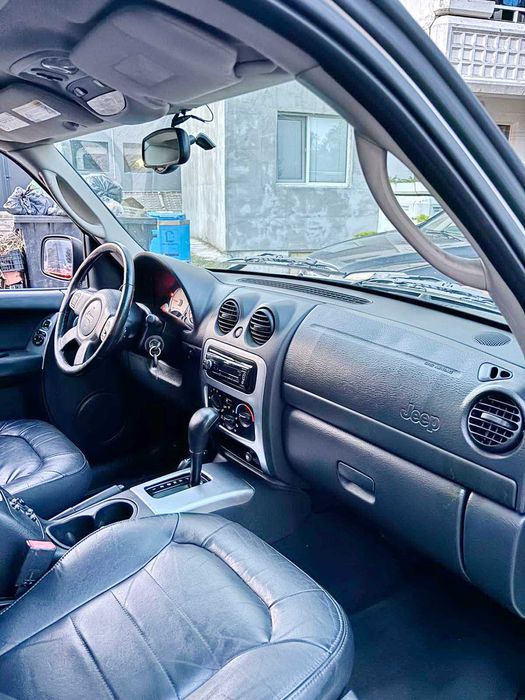 Jeep  Cherokee  2.8 CRD  автомат - нов внос