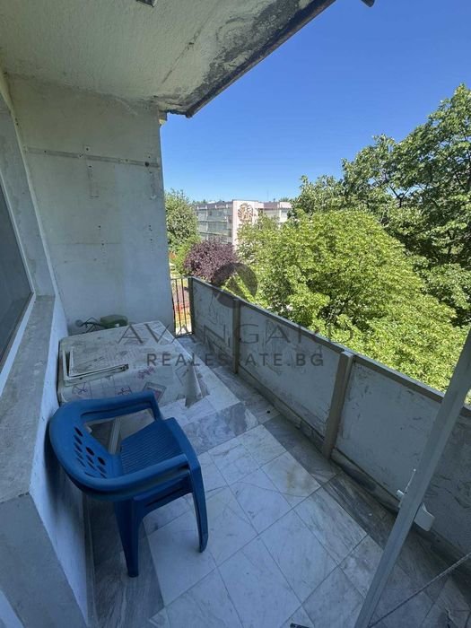 оф.25891 Тристаен с четири отделни стаи/ Кючук Париж