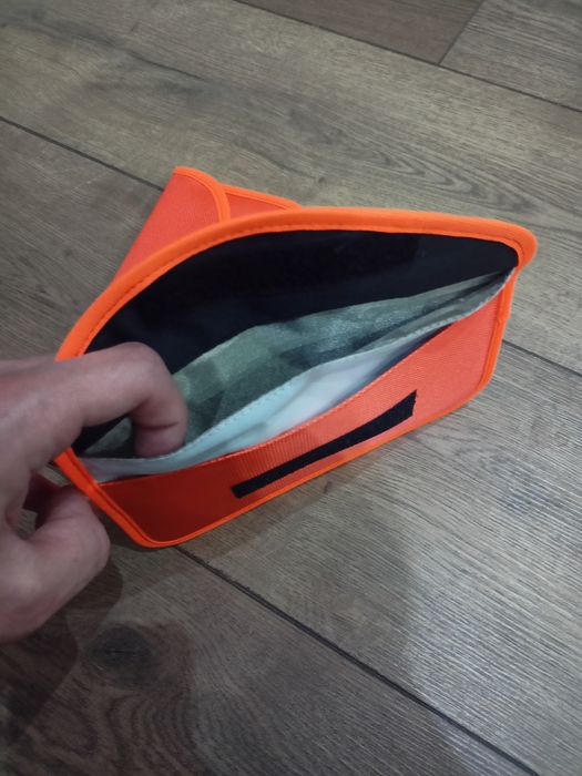 Чехол с защитой от слежки