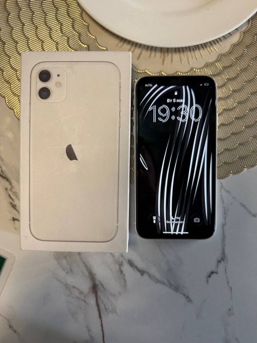 Iphone 11 / продам