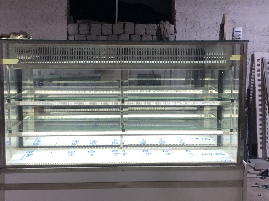 Витрина холодильник