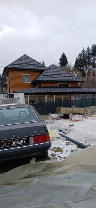 Tip Serviciu: Vopsire acoperis tabla, Constructie acoperis nou, Sarpante, Sisteme pluviale - jgheaburi - burlane, Curatare acoperis, Dulgherie,
