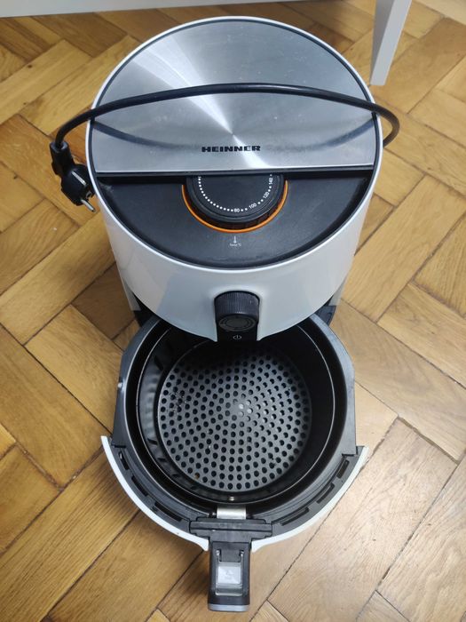Aerfryer sau friteuza cu aer cald Heinner