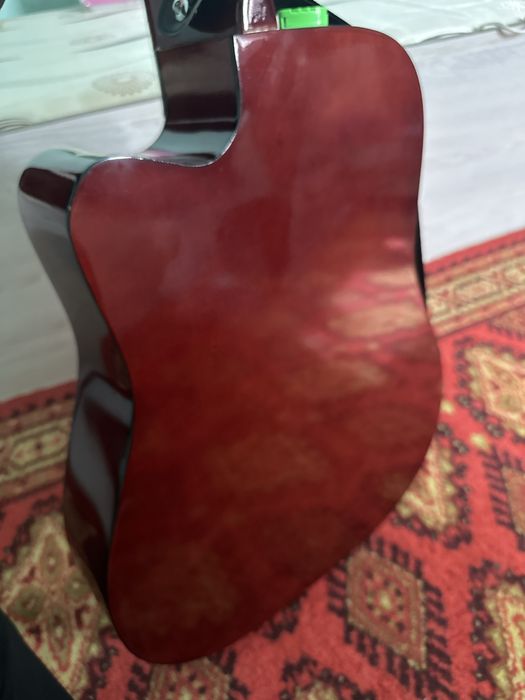 Akustik Gitara 41 dyumli yangi instrumentlarini ham qo’shib beraman