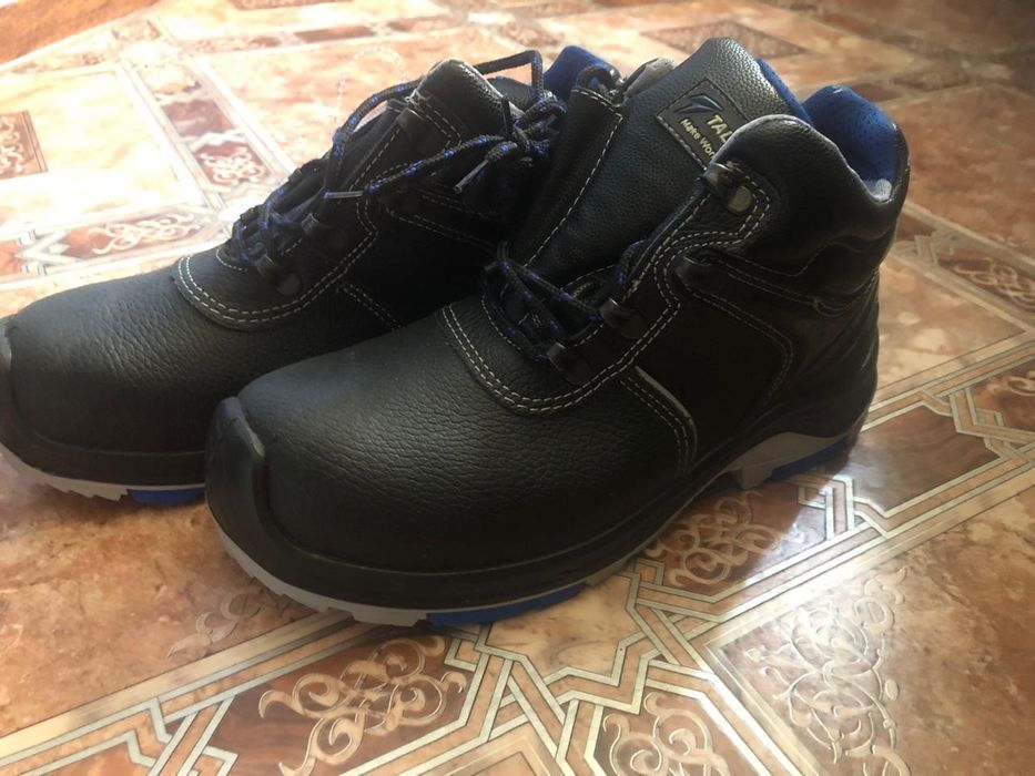 Продам спец обувь