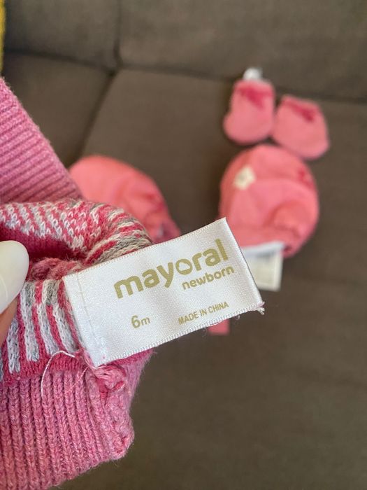 Космонавт Mayoral 6-9 месеца + подаръци шапка и ръкавички