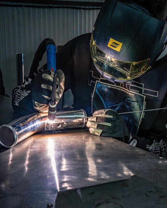 Цветна заварка на неръждавейка и алуминий