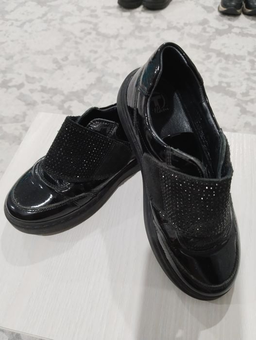 Продам детскую обувь