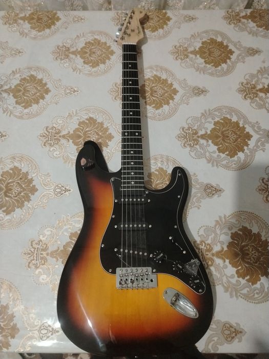 Fender STROCASTER Сотилади