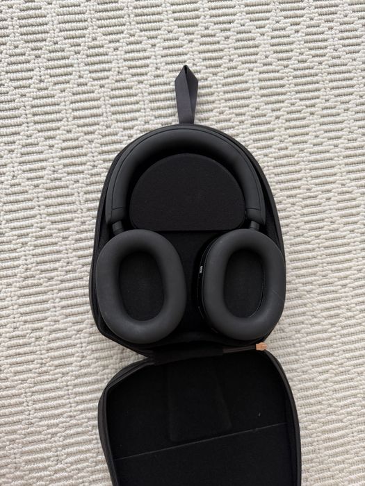 Продам наушники Sony WH-1000XM5