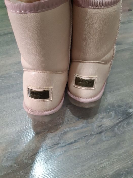 Продам б/у и новые угги