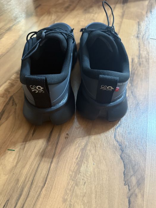 Продам кросовки ON в колобораций с Loewe!