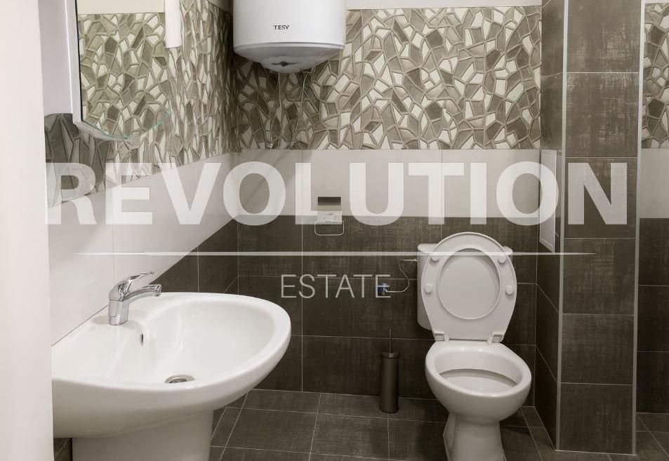 Дава се под наем Двустаен апартамент в Варна, Колхозен пазар - 68 кв.м за 500 € - Снимка #4