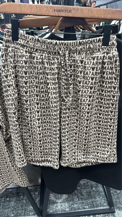 Compleu Armani doar S si XL