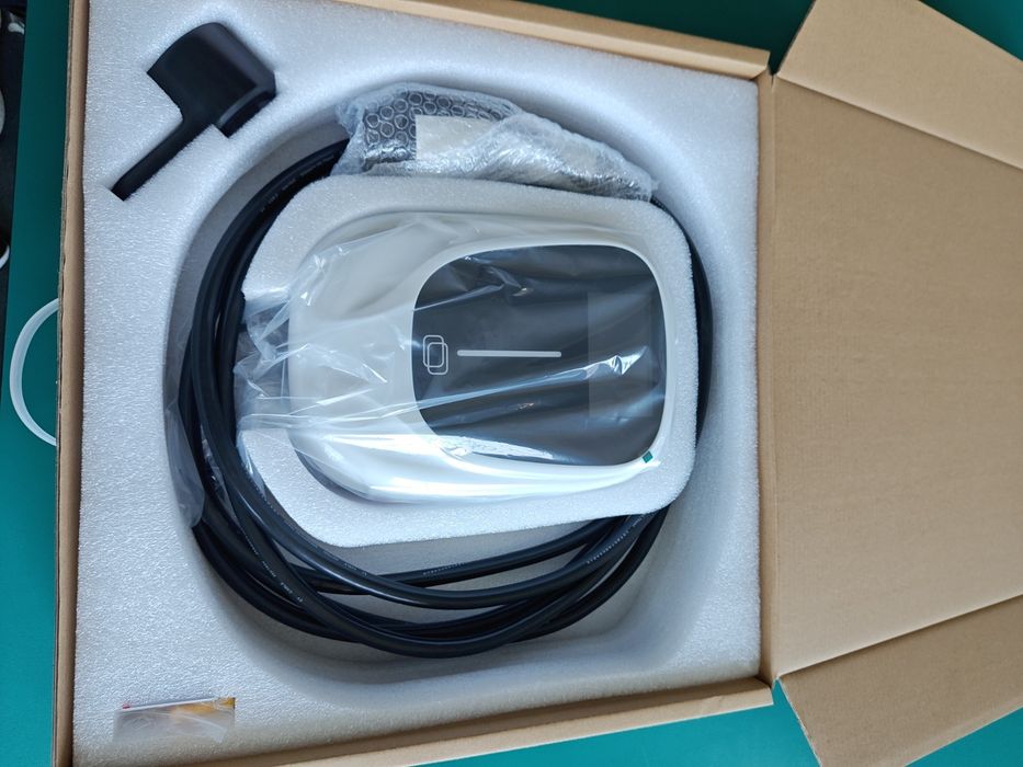 7kVt 32A 1 fazali  panelli va panelsiz 3 xil rangi  EVwallbox